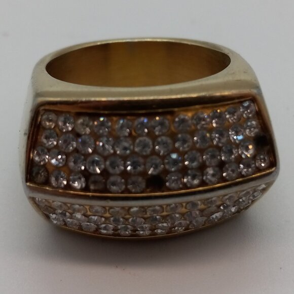 Gold Tone Czs or Rhinestone Size 8 Cluster Ring - Picture 2 of 3